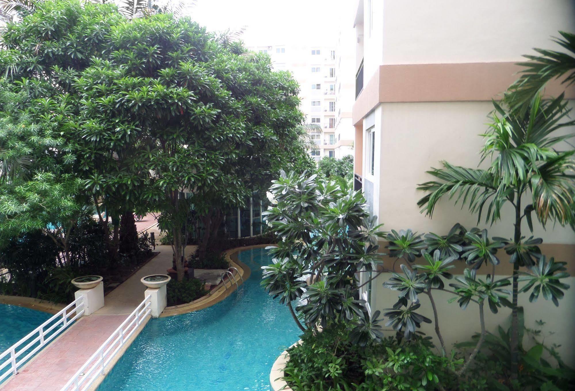 Park Lane Resort By West Joint Venture Jomtien Beach Exteriör bild