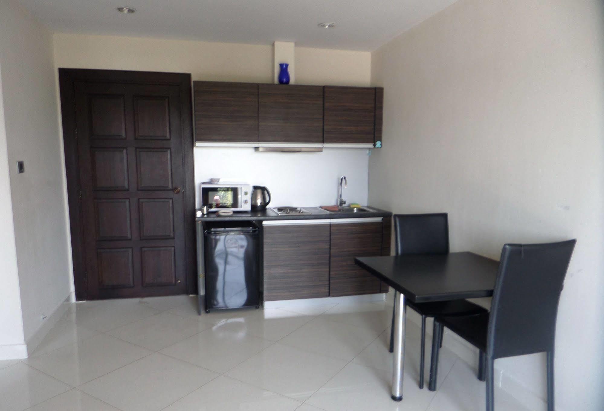 Park Lane Resort By West Joint Venture Jomtien Beach Exteriör bild